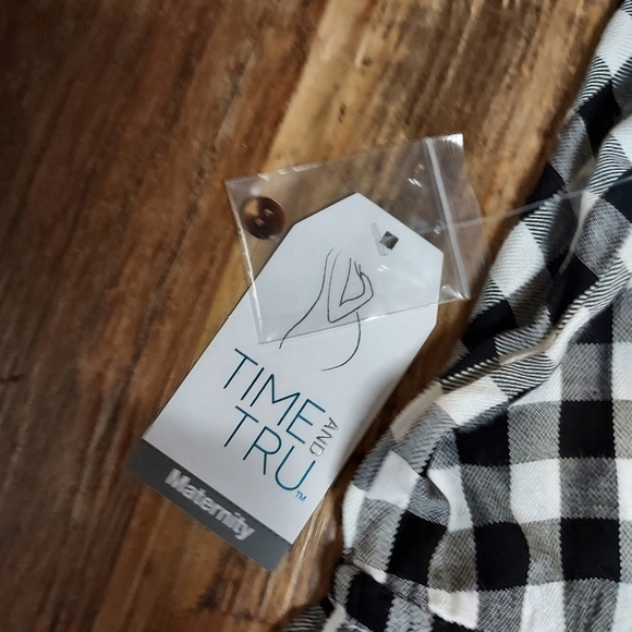 Time and Tru Maternity top Black and white large 12-14 NWT - Picture 3 of 13